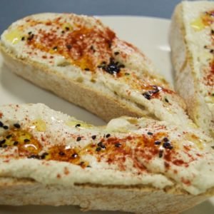 tostas de hummus de garbanzos catering vegano