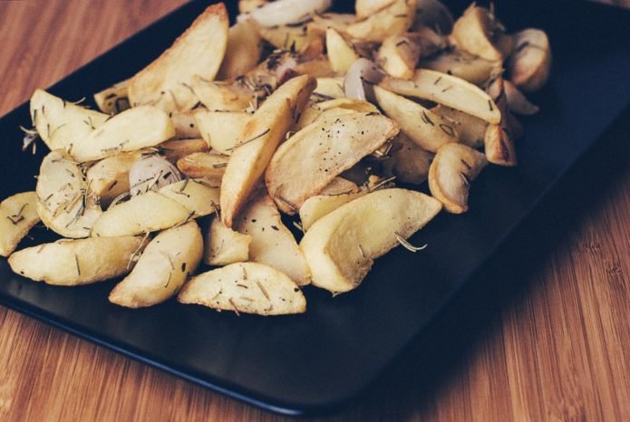 patatas al horno horneadas co especias sanas y ricass