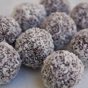 Trufas crudiveganas de Almendra y cacao sin harina ni azúcares refinados, de La Cuchara Veggie